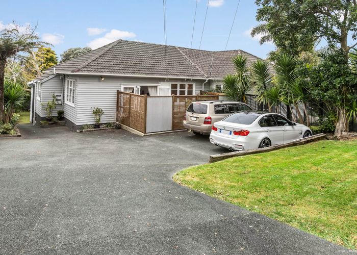  at 81 Te Kawa Road, Greenlane, Auckland