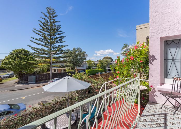  at 2/23 Kohimarama Road, Kohimarama, Auckland
