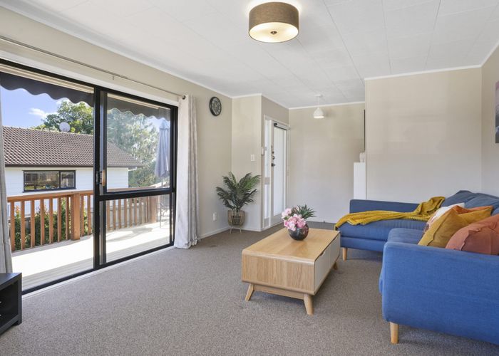  at 8 Santiago Crescent, Unsworth Heights, North Shore City, Auckland