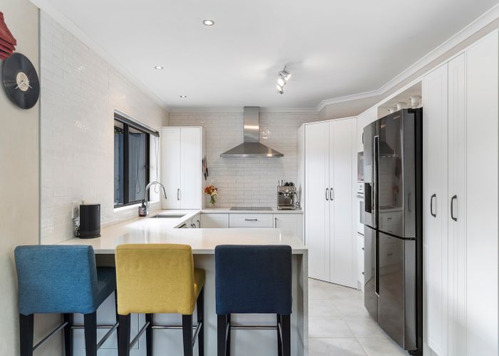  at 6 Glesan Place, Beachlands, Auckland