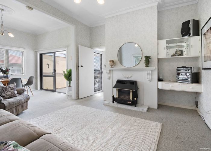  at 11 Walmsley Road, St Heliers, Auckland