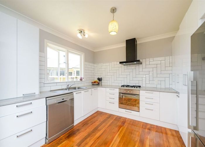  at 90 College Street, Awapuni, Palmerston North, Manawatu / Whanganui