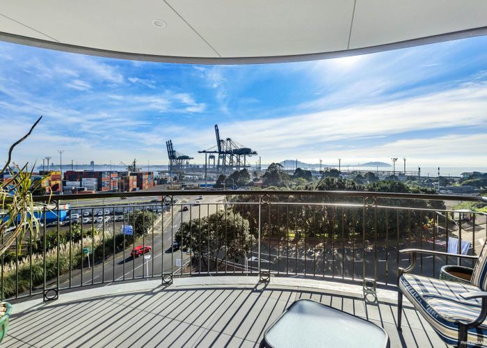  at 5D/118 Gladstone Road, Parnell, Auckland