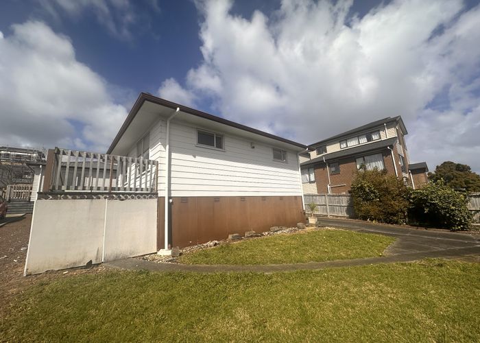  at 32 Aberfeldy Ave, Highland Park, Manukau City, Auckland