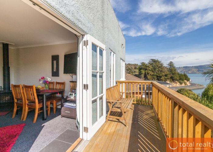 Free property data for 2 Densem Street, Portobello, Dunedin homes.co.nz