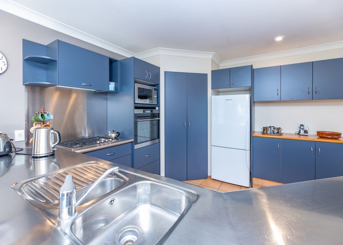  at 61 Chesterfield Mews, Russley, Christchurch