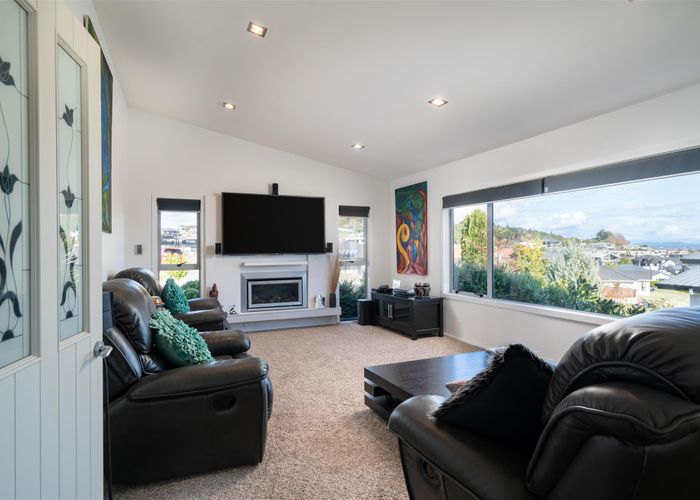  at 35 Magnolia Rise, Waipahihi, Taupo