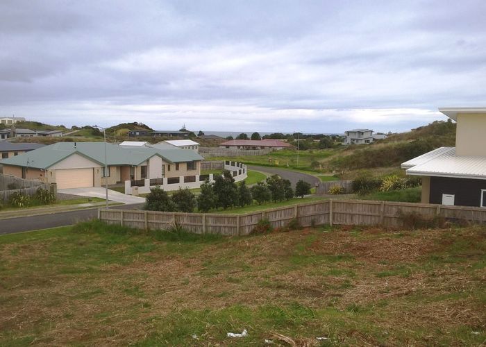  at 31 Golf Vue Place, Castlecliff, Whanganui