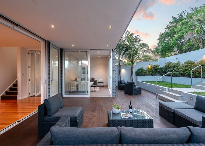  at 33 Luplau Crescent, Cockle Bay, Auckland