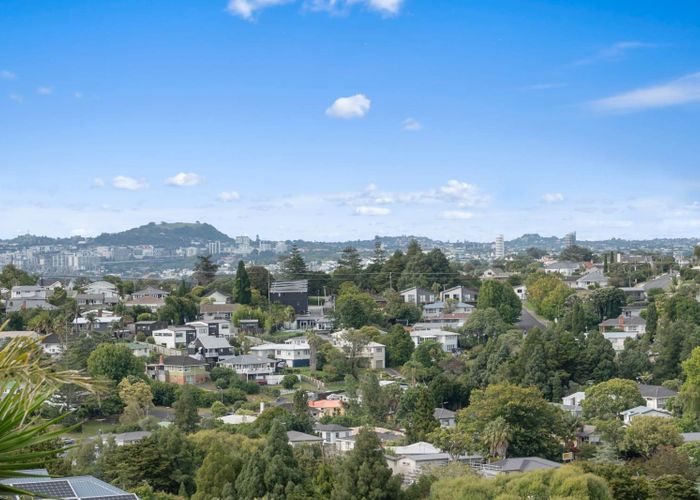  at 1/25 Monarch Avenue, Hillcrest, North Shore City, Auckland