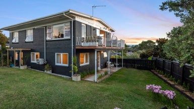  at 3 Council Terrace, Northcote Point, Auckland