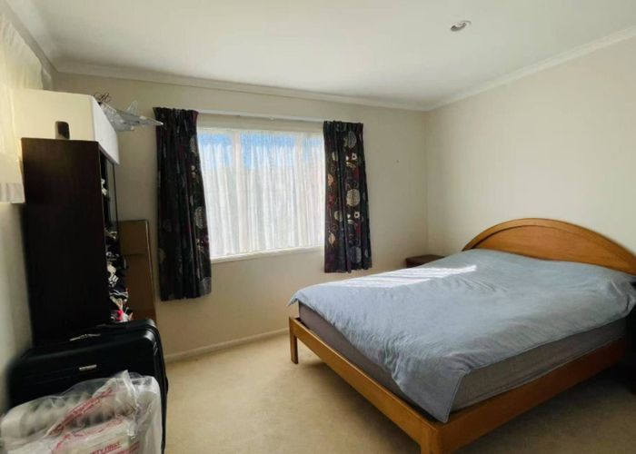  at 12A Tyndrum Place, Highland Park, Manukau City, Auckland