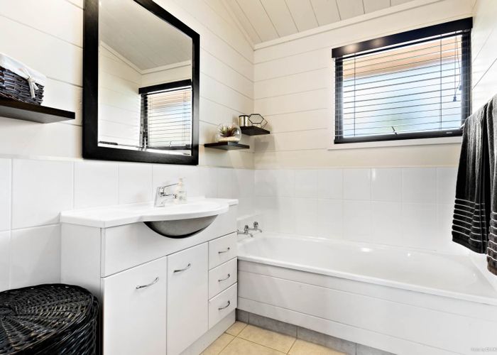  at 21 Gails Drive, Albany