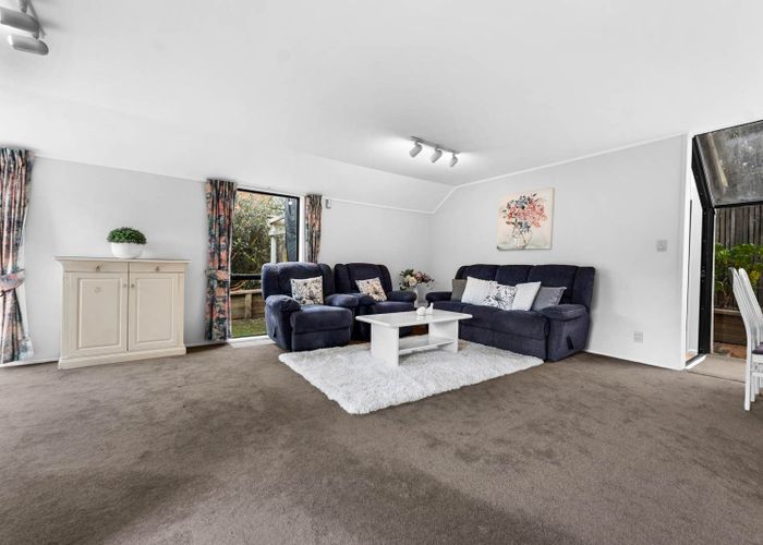  at 2/30 Eastridge Court, Northpark, Manukau City, Auckland