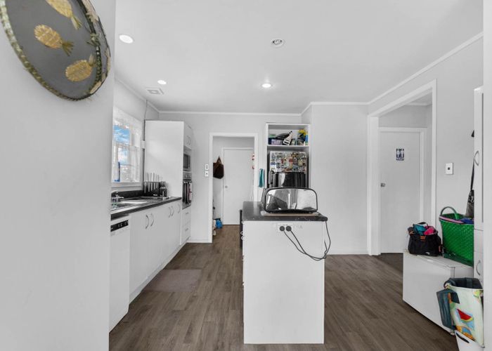  at 16 Bruce Place, Papatoetoe, Manukau City, Auckland