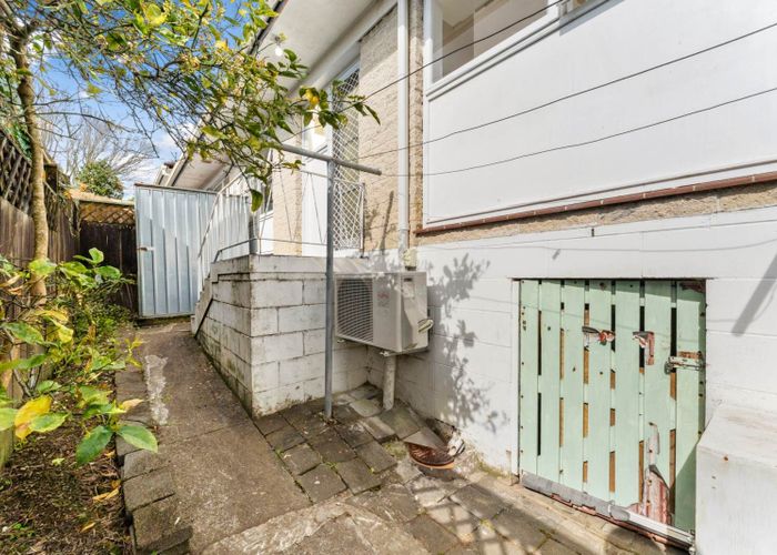  at 2/150 Hutchinson Avenue, New Lynn, Waitakere City, Auckland