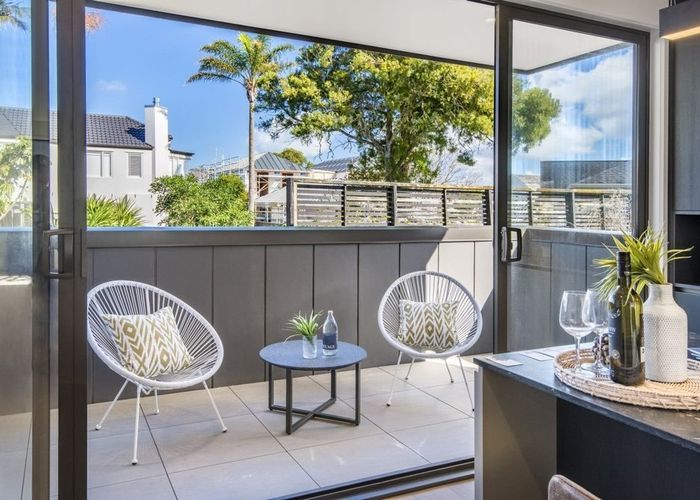  at 16D Saltburn Road, Milford, North Shore City, Auckland