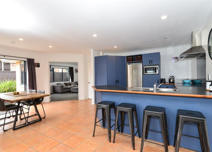  at 14 Palm Grove Drive, Western Heights, Hamilton