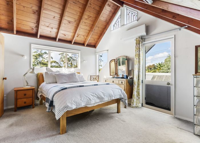  at 1/28 Cresta Avenue, Beach Haven, Auckland