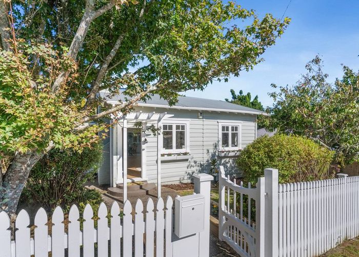  at 28B Fruitvale Road, New Lynn, Waitakere City, Auckland
