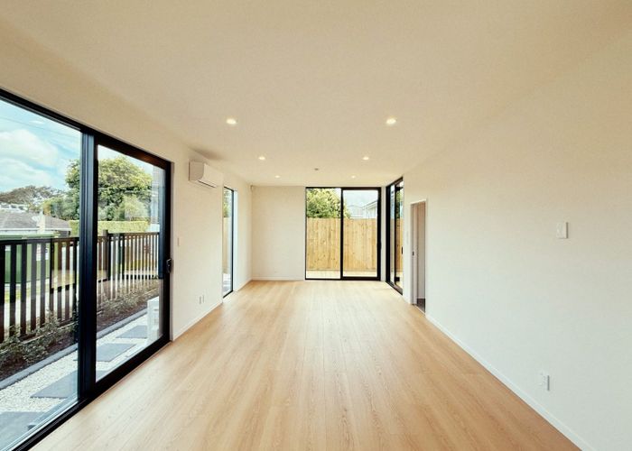  at 4A Roberts Road, Te Atatu South, Waitakere City, Auckland