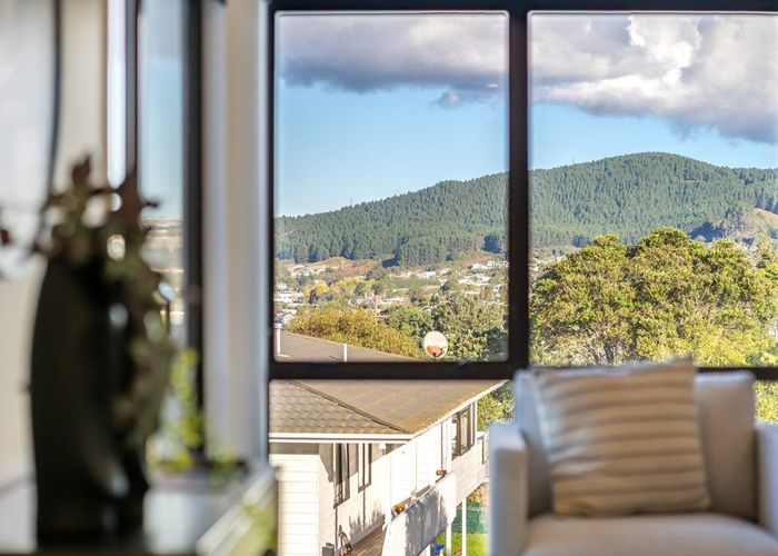  at 8 Forglen Place, Tawa, Wellington