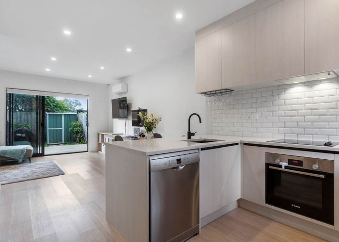  at 4/87 Astley Avenue, New Lynn, Waitakere City, Auckland