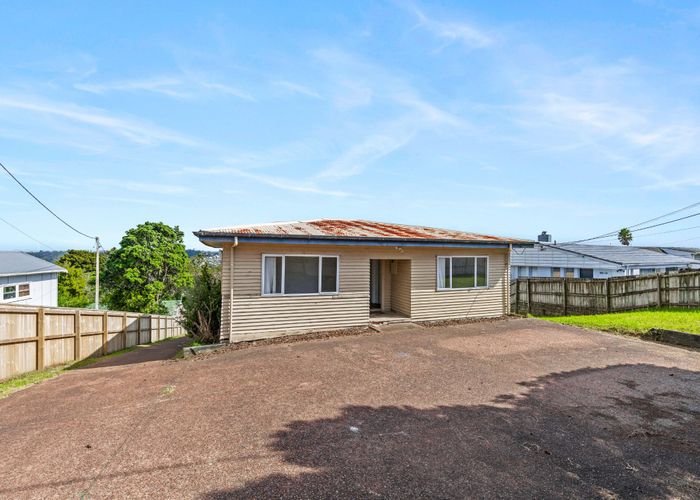  at 320 Glenfield Road, Glenfield, North Shore City, Auckland