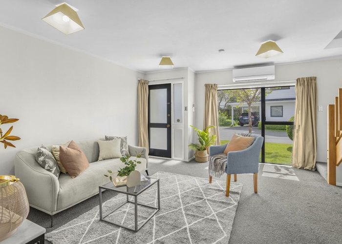  at 2/24 Mason Street, Moera, Lower Hutt