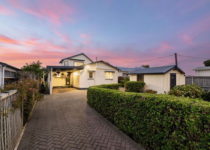  at 76 Bayview Road, Paremata, Porirua, Wellington