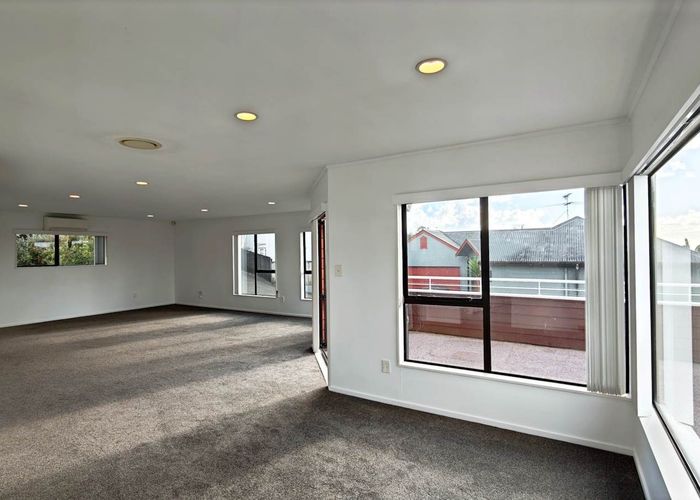  at 2/51 Deep Creek Road, Waiake, Auckland