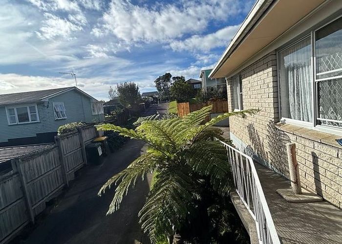  at 2/26 Abercrombie Street, Howick, Manukau City, Auckland