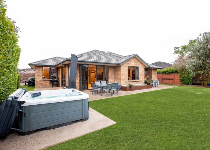  at 18 Connor Court, Huntington, Hamilton