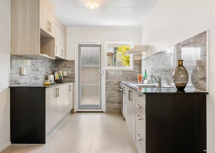  at 2/100 St Lukes Road, Sandringham, Auckland City, Auckland