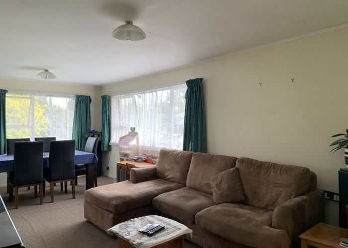  at 2/10 Ciprian Place, Henderson, Waitakere City, Auckland