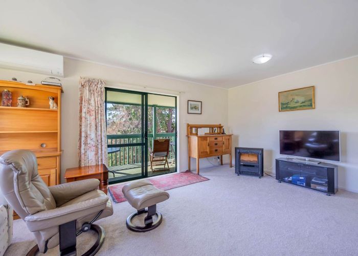  at 94 The Avenue, Lucas Heights, Auckland