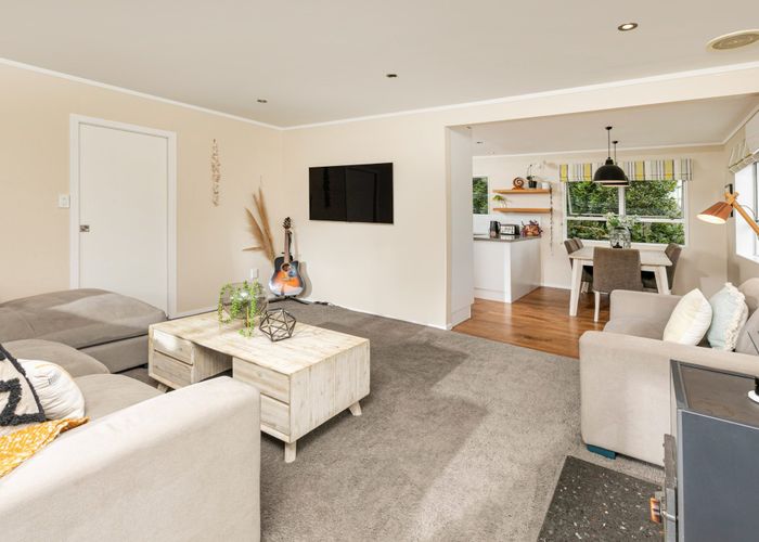  at 1/10 Mannering Place, Hillcrest, North Shore City, Auckland