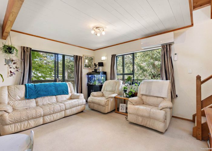  at 33 Elizabeth Drive, West Harbour, Auckland