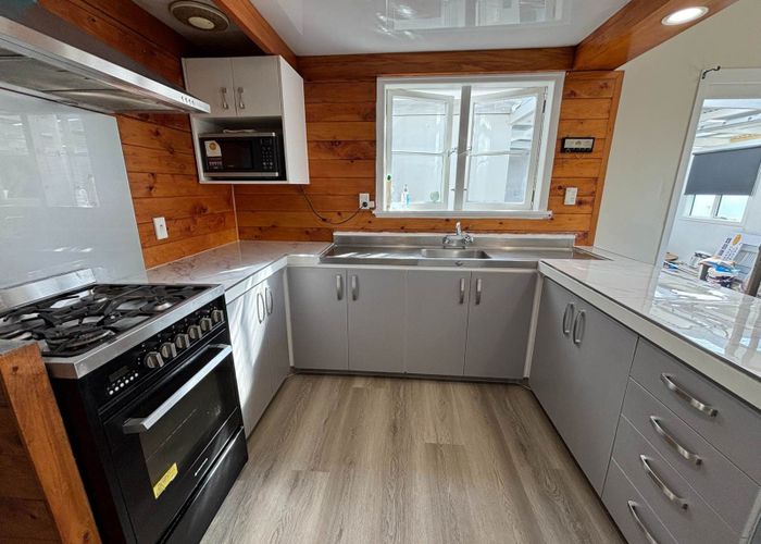  at 28 Manuroa Road, Takanini, Auckland