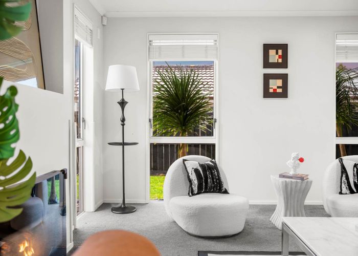  at 18 Huntington Park Drive, Greenhithe, North Shore City, Auckland