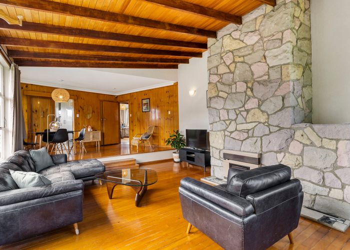  at 9 Lowtherhurst Road, Massey, Auckland