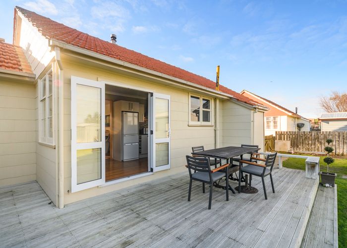  at 20 Thames Street, Roslyn, Palmerston North
