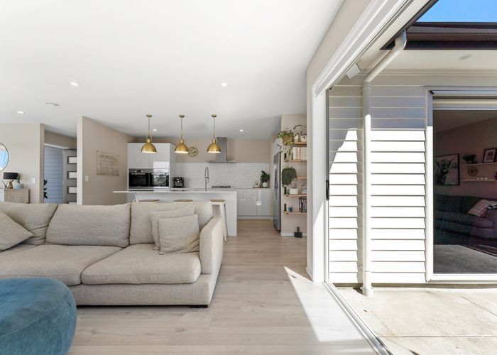  at 9 Tirohanga Crescent, Stanmore Bay, Whangaparaoa