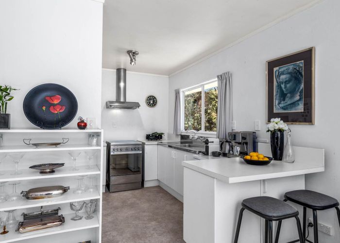  at 2/28 Niccol Avenue, Narrow Neck, Auckland
