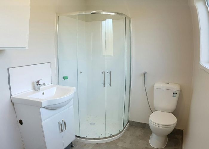  at 2/17 Woodbine Avenue, Greenlane, Auckland City, Auckland