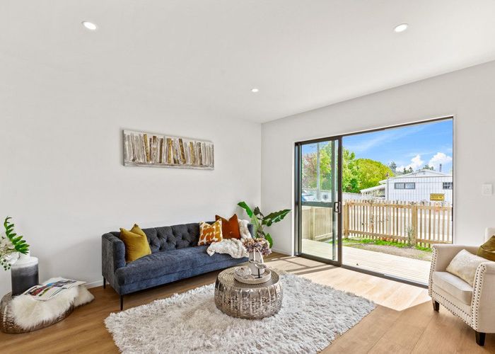  at 20A Fairdene Avenue, Henderson, Waitakere City, Auckland