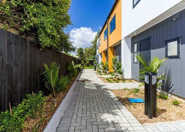  at 14/128 Onewa Road, Northcote, North Shore City, Auckland