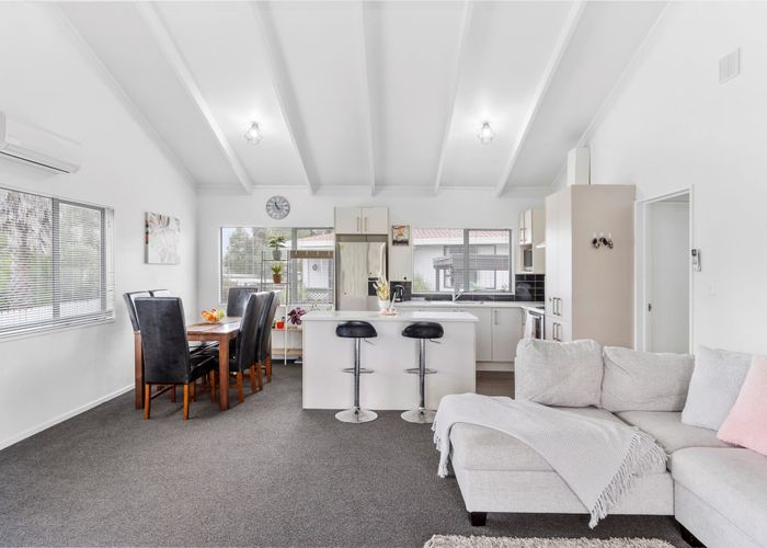  at 1/84 Parrs Cross Road, Henderson, Auckland