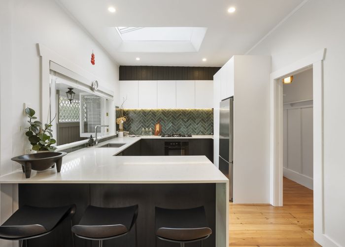  at 7 Mons Avenue, Mount Roskill, Auckland