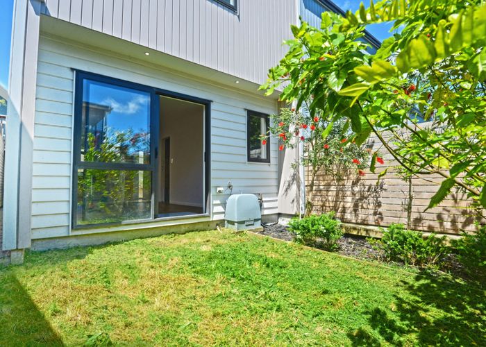  at 44B Cyclarama Crescent, Massey, Waitakere City, Auckland
